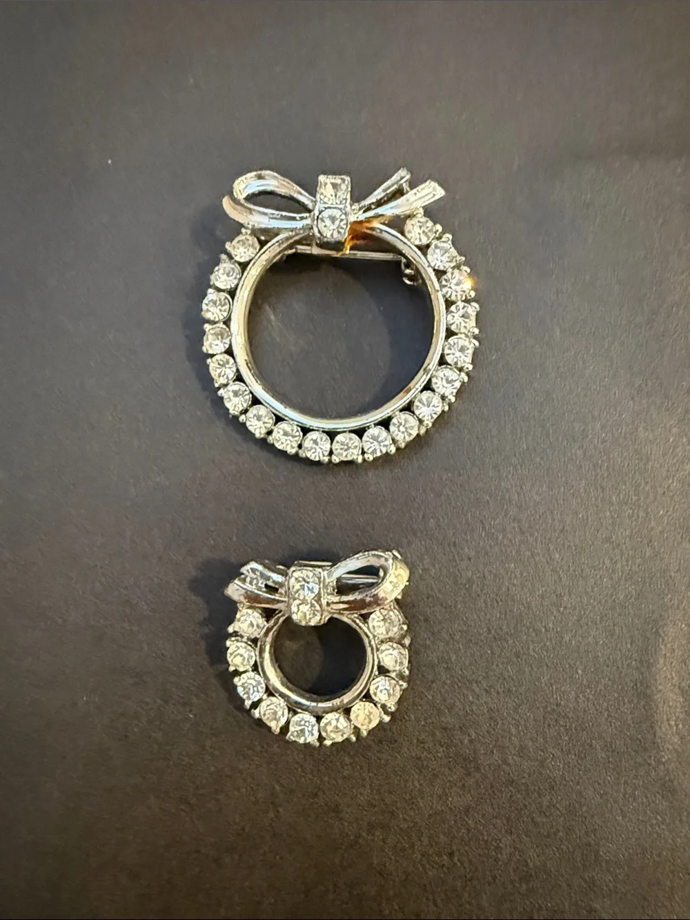 Silver-Tone Bow Circle Crystal Brooches - Women Jewelry